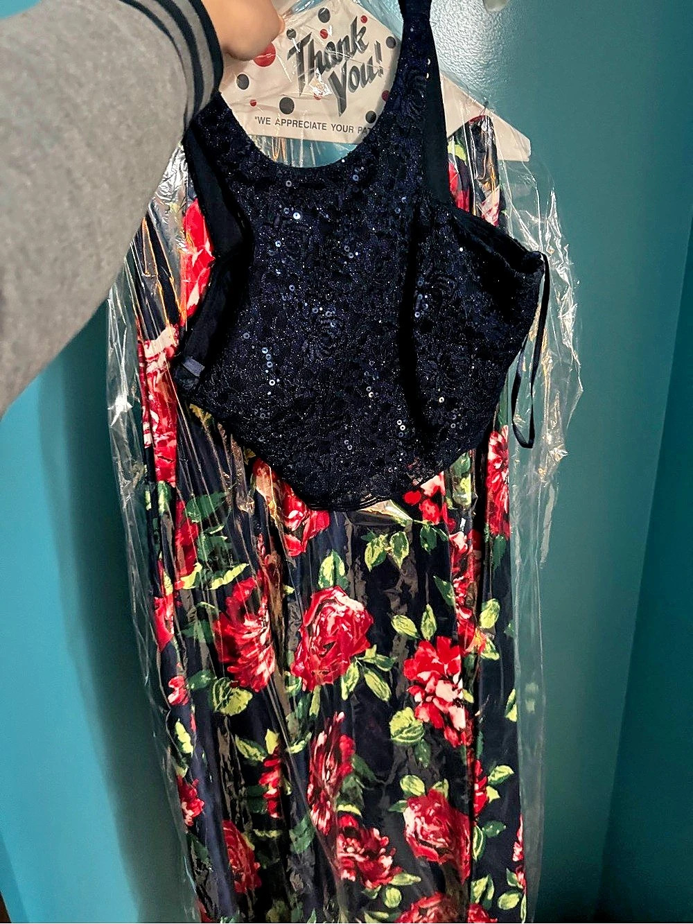 City Triangles Cutaway Crop Top and Floral Skirt Two-Piece Set size 13